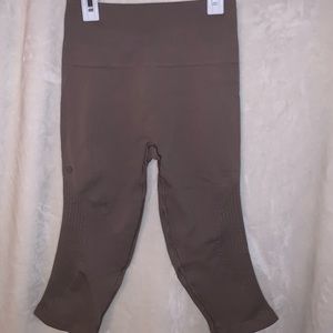 Lululemon cropped leggings